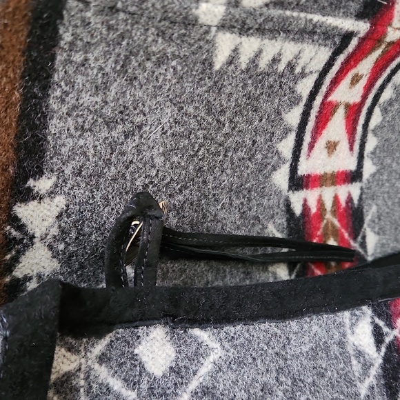 Fantastic NWT Pendleton Wool Crossroads Native American Design Vest ♥️🖤 - Picture 7 of 16